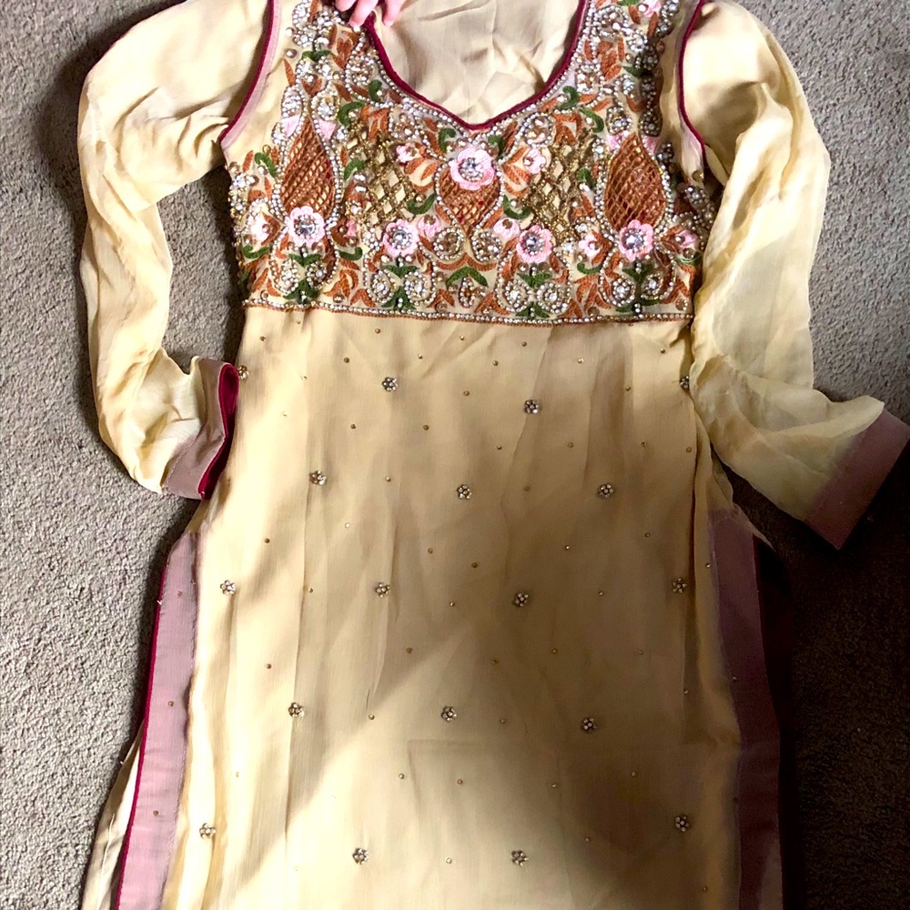 Salwar kameez